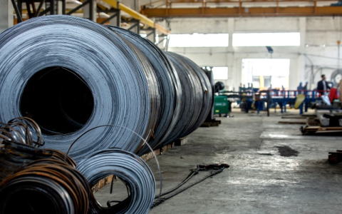 Coiled Steel in Construction and Automotive： Uses and Benefits