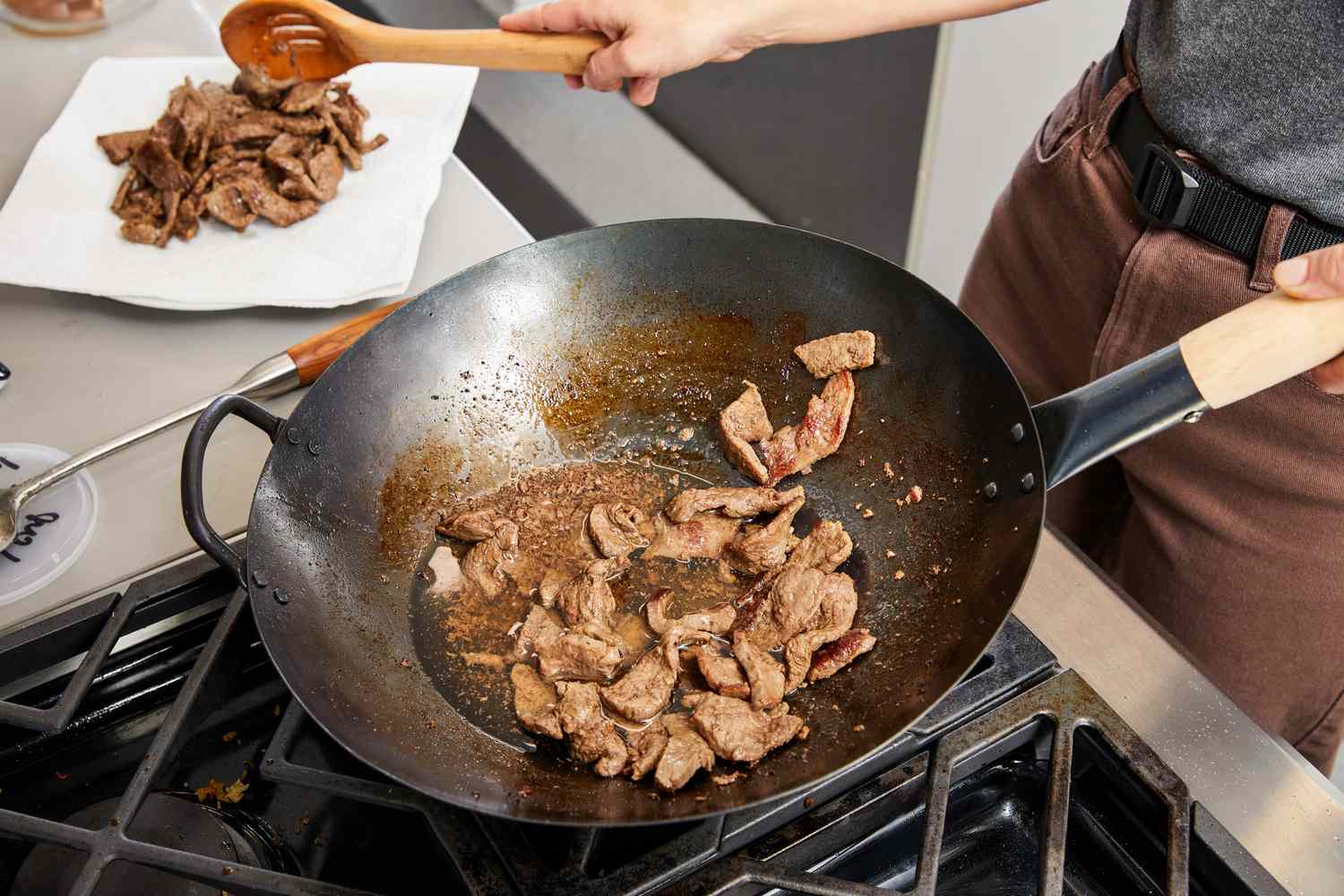 Why Choose a Commercial Carbon Steel Wok for Perfect Stir-Frying?